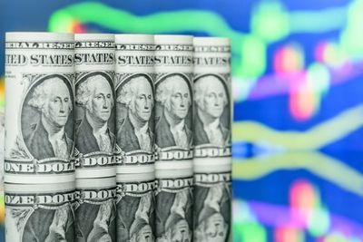 Nearly $100 Billion Has Flooded into One 'Cash ETF': Why Asset Managers Are Chasing Investors' Idle Cash