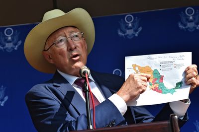 Former U.S. Ambassador to Mexico Says Relationship With AMLO Broke Down After 'El Mayo' Zambada's Arrest