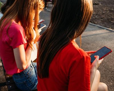 UK 16- and 17-year-olds to be encouraged to follow midnight social media curfew