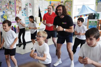 Joe Wicks urges parents to be positive role models by working out with children