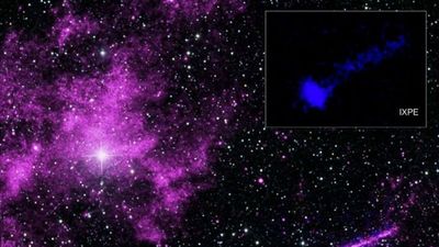 This cosmic 'lighthouse' is blazing a magnetic trail through the Milky Way