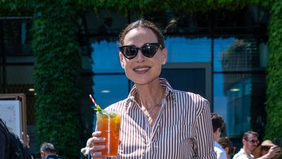 Styling shorts isn't easy, but Minnie Driver just provided the ultimate blueprint for wearing this summer staple