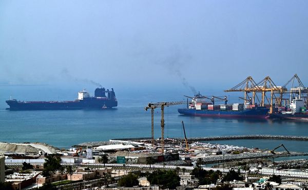 Trump again threatens to strike Iran’s power plants amid impasse over strait of Hormuz