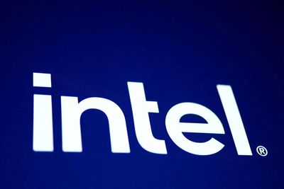 Intel turns to next-generation ASML tool to help make its laptop chips