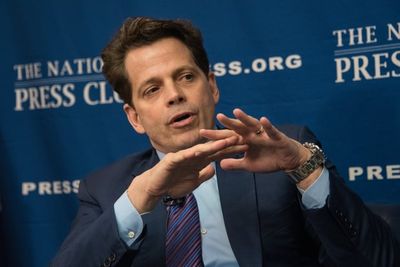 Anthony Scaramucci Says 'Putin Owns' Trump, Questions President's NATO, Ukraine and Russia Policy: 'Something's Wrong'