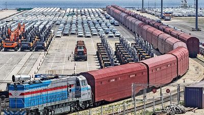 China's economic growth hits slowest pace in more than three years