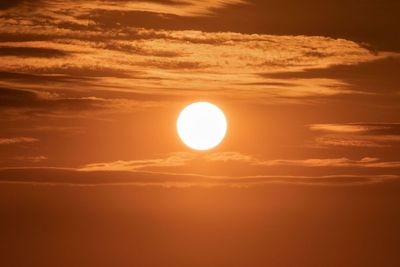 Britain Faces More Extreme Weather After 2025 Becomes Hottest Year on Record