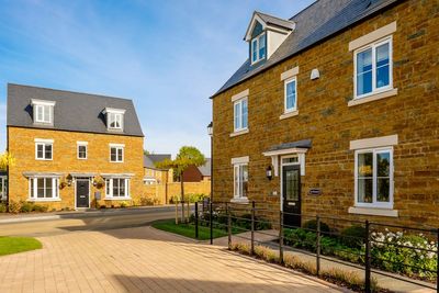 Barratt boosts shareholder returns in face of investor pressure