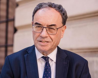 Bank of England governor would have put off Farage meeting had £5m gift been under investigation