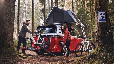 Volkswagen unveils its innovative eBike with the world's first integrated rear-view camera and smart glasses