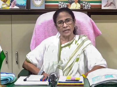 Mamata Banerjee backs Abhishek amid rebellion, vows to rebuild TMC