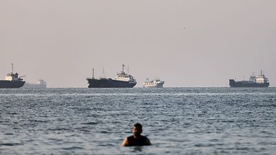US resumes daylight strikes on Iran as tensions escalate over Strait of Hormuz