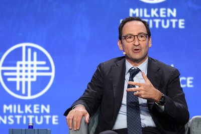 Blackstone’s president tells Gen Z that just being nice could land them a promotion because ‘people want you to win if you treat them in a good way’