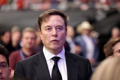 'To Induce Them to Vote': Bipartisan Panel Rules Elon Musk's $1M Payouts Probable Voter Bribery