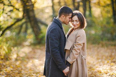 6 Eye Contact Signs That Reveal Hidden Attraction
