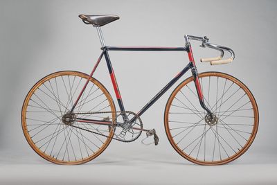 With bespoke Cantiflex tubing made exclusively for them, Bates were able to create unique bikes for all surfaces