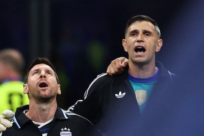 England and Argentina fans boo anthems in electric start to semi-final