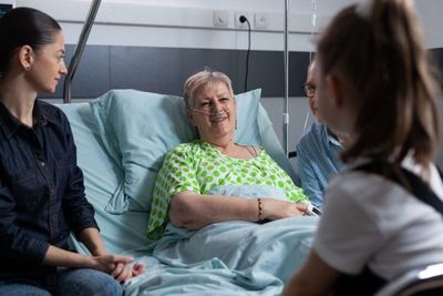 How to Manage Bills During a Long Hospital or Rehabilitation Stay
