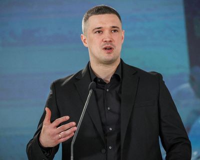 Volodymyr Zelenskyy dismisses Ukraine’s defence minister on eve of Starmer visit