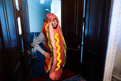 Capitol Lens | Hot Dog Day afternoon