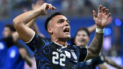 Argentina see off England to reach World Cup showdown with Spain