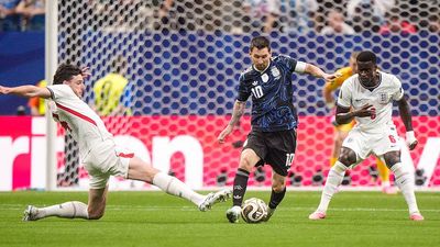 Sports Illustrated's Best Photos From Argentina's Lionel Messi-Led Comeback vs. England