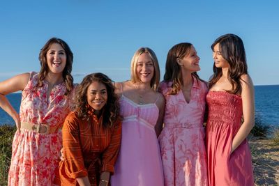 TV tonight: Jennifer Garner and Chloë Sevigny star in glossy summer drama
