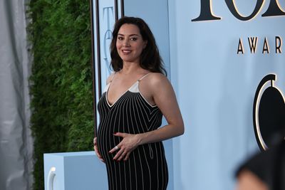 Why Aubrey Plaza's Celebrity Style Is the Most Wearable Summer Maternity Fashion Trend Yet
