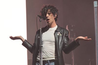 Matty Healy performs with The 1975 tribute band at stag do