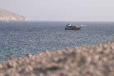 Deadlock in the Strait of Hormuz: Shipping traffic collapses in a week as US and Iran step up attacks
