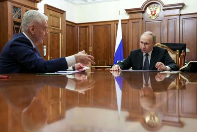 Kremlin says Russian economy's difficulties are not critical