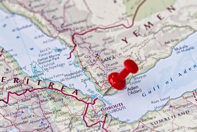 After the 'Invincible Red Line' Hormuz, Iran Reportedly Prepares Red Sea Blockade as Trump Escalates Infrastructure Strike Threats