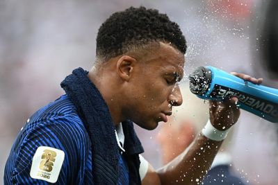 Nearly one in five World Cup matches reached heat levels players’ union warns against
