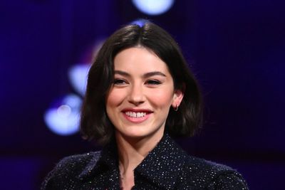 Gracie Abrams apologises for taking ‘years’ off her father J.J. Abrams’ life