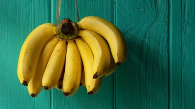 Why people are wrapping banana stems with cling wrap to help them stay fresh longer