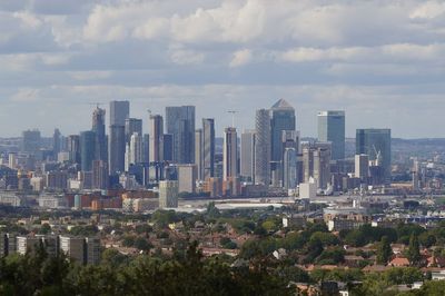 FTSE 100 closes higher as engineering stocks make gains