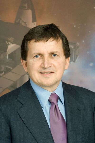 Microsoft Word and Excel architect Charles Simonyi spent nearly 20 years living and working aboard a $100 million, 233-foot military-style superyacht with its own helipad