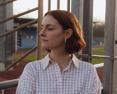 Rebecca Perry wins Waterstones debut fiction prize for ‘delicious and dream-like’ novel