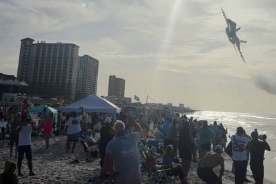 ‘Carry on Patriots’: Trump’s team rally to defend US Navy jets that shocked beachgoers