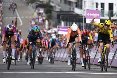 Baloise Ladies Tour: Nienke Veenhoven outpowers Charlotte Kool to secure stage 1 sprint victory