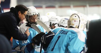 Mega gallery: future stars draw inspiration from NHL player at ice hockey carnival