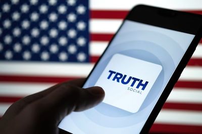 Peter Schiff Leads Chorus of Critics Calling Trump Media's Paid Market Feed a 'Grift' as Senate Democrats Warn of 'Flagrant Corruption'