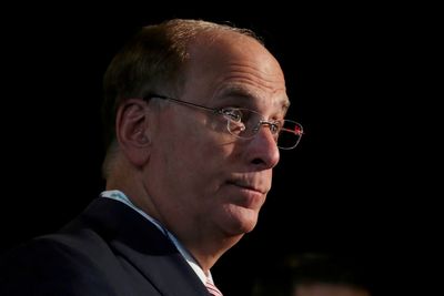 Larry Fink Says the Bitcoin Bottom Is In, While His Own Fund Just Bled $3 Billion.