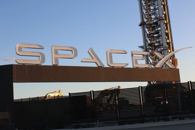 SpaceX Stock is Dipping Today: What's Going On?