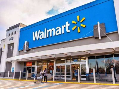 Walmart names Kinnard to replace departing US COO Shanahan, memo shows