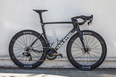 Blacked-out frameset with stem spacers and 28mm tyres: Paul Seixas’ Van Rysel RCR-Pro prototype