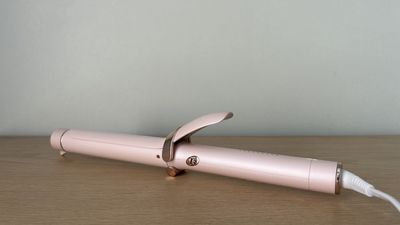 T3 Singlepass Curl x 32mm review: A premium curling tong that's hard to fault