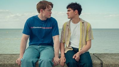 Cue The Awws! Heartstopper Forever Reviews Are Here, And I’m Pumped For This ‘Warm, Fuzzy Finale’