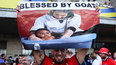 How Lionel Messi Ended Up Bathing a Baby Lamine Yamal