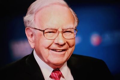 Warren Buffett Once Said He'd Pay $5 Million a Year to Play Online Bridge— He Actually Pays $95 and the Reason Is a Classic Economics Lesson